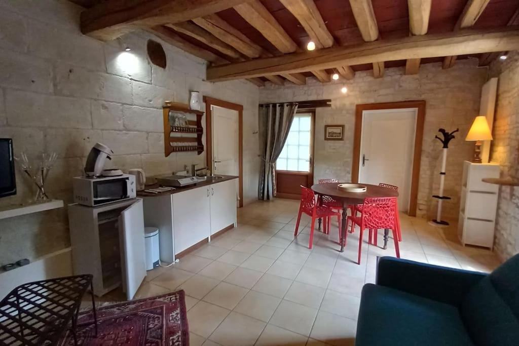 Le Logis De La Tour Villa Loudun Kültér fotó