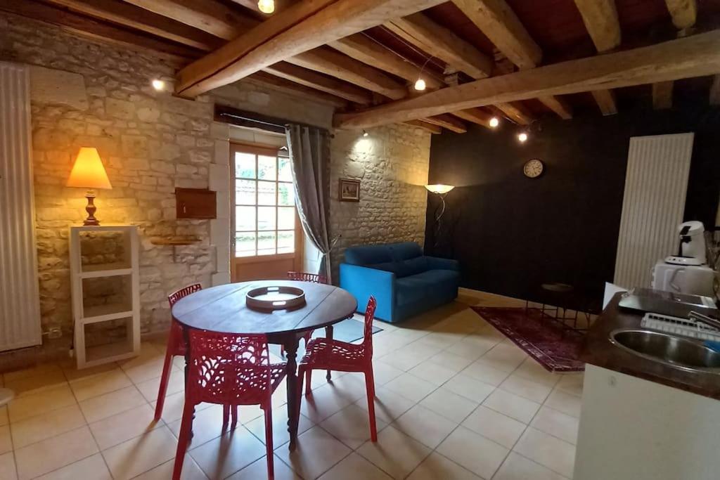 Le Logis De La Tour Villa Loudun Kültér fotó